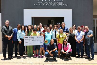 Imagem da notícia Caravina inaugura Casa do Trabalhador e destina R$ 100 mil à APAE em Brasilândia